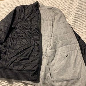 Lulu lemon lightweight reservable jacket